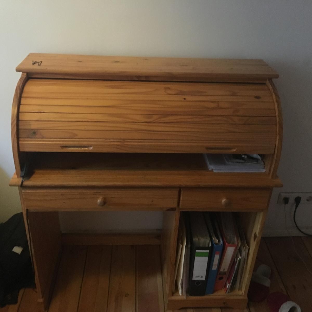 Schreibtisch aus Holz zu verschenken zu verschenken in ...