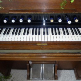 altes Harmonium/Orgel, funktionsfähig, reparaturbedürftig   1