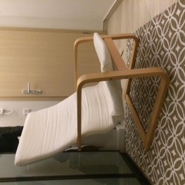 Reperaturbedürftiger IKEA Stuhl Modell Poäng 1