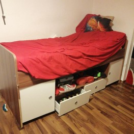 FREE BED AND CLOSET
