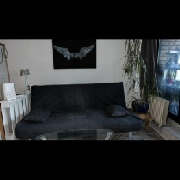 Couch in schwarz sucht neues Zuhaus