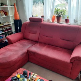 Rotes Sofa