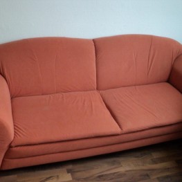 Couch und Sessel zu verschenken