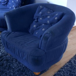 Sofa blau, evtl.(!) mit passendem Sessel (nur dieser verschmutzt) 2