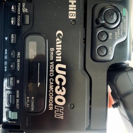 Canon UC30 Hi8 Video Camcorder / Videokamera (DEFEKT)