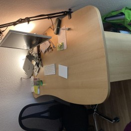 Schreibtisch mit Schubladenuntergestell 2