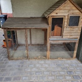 Kaninchen-/Kleintierhaus/ Stall renovierungsbedürftig