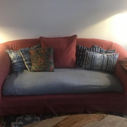 Sofa zu verschenken (ohne blaue Kissen und Decken)