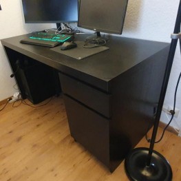 IKEA Schreibtisch schwarz 140cm × 65cm 1