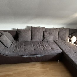 Kostenlos Couch abzugeben (eigener Abtransport aus 2. OG notwendig)