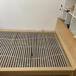 IKEA Malm-Bett zu verschenken