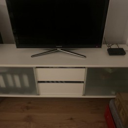 TV Board in weiß 
