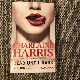 Charlaine Harris "Dead Until Dark" Taschenbuch