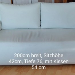 Weißes Sofa, auch zum Schlafen 