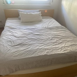 Ikea Bett mit Matratze zu verschenken