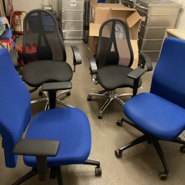 Bürostühle blau 2 Stck abzugeben