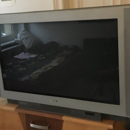 Fernseher- funktionstüchtig (35 zoll / 89 cm)