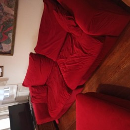 Großes rotes Sofa  1