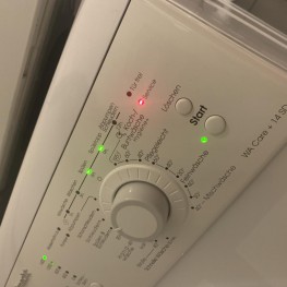 Bauknecht Waschmaschine, bei der Service Anzeige blinkt 1