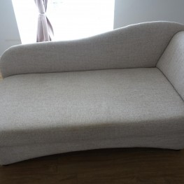 Couch und/ oder Liege in neuwertigem Zustand mit Unterkasten 1
