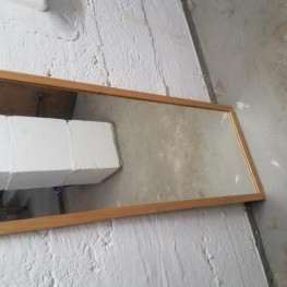 Spiegel mit Holzrahmen