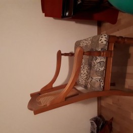 Stabiler Stuhl zu verschenken 1
