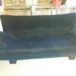 dunkelblaue Samt-Couch zu verschenken
