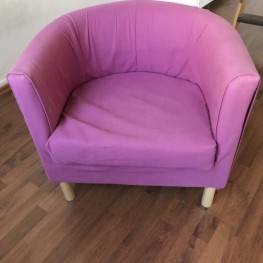 Pinker Sessel von Ikea
