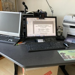 Schreibtisch + computertisch+ Rollcontainer