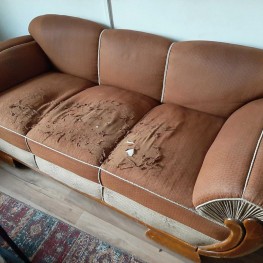 Vintage Couch für Restaurator:innen