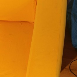 Gelbes Sofa von IKEA  1