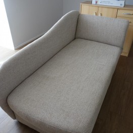 Couch und/ oder Liege in neuwertigem Zustand mit Unterkasten