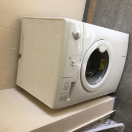 Voll funktionstüchtige Waschmaschine