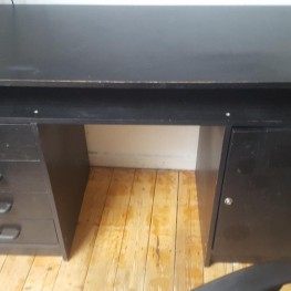 Schreibtisch schwarz (126x55x75cm)