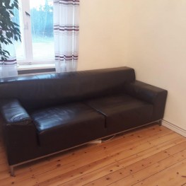 Couch Sofa in braunem Leder 2 Sitzer 1