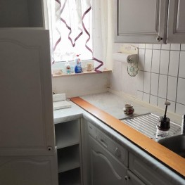 Küche Weiß mit Elek. Geräte