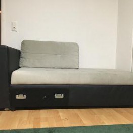 halbe couch mit leichten Gebrauchsspuren 2