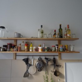 Holzregale Küche IKEA