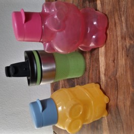Trinkflaschen Tupper Eco Hello Kitty und Minions + Thermobecher  1