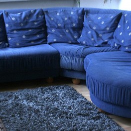 Sofa blau, evtl.(!) mit passendem Sessel (nur dieser verschmutzt)