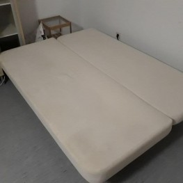 Sofabett mit Kissen 1