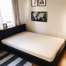 Großes Bett Schwarz + Matratze