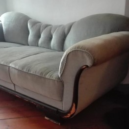 100+ Jahre altes Sofa 1