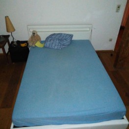 Schönes Bett, weiß 140 x200 cm