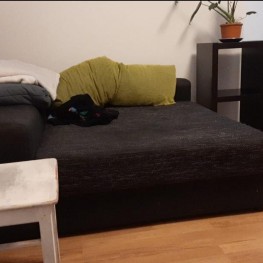 große bequeme quadratische Couch