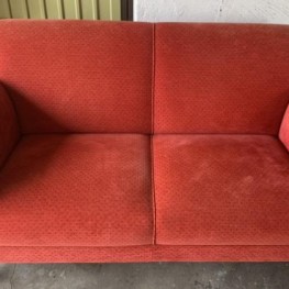 2-Sitzer Couch rot