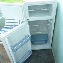 Kühlschrank abzugeben