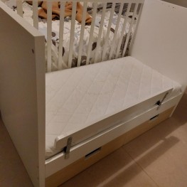 IKEA STUVA Babybett inkl Matratze und Ausfallschutz