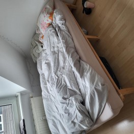 140×200 Bett mit 2 Matratzen