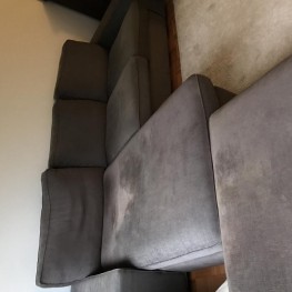 Ikea Kivik 3 er Sofa und Hocker zu verschenken. 